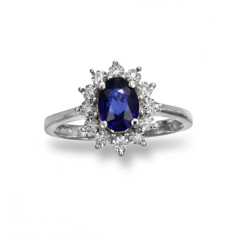 Anello Diana con Zaffiro Ovale e Contorno Diamanti ct 0,05