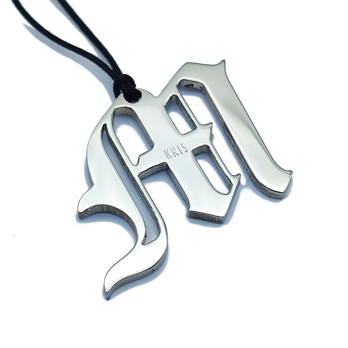 KRIS Collana con Pendente Lettera Gotica M in Acciaio e Cotone Cerato HGTLXX13