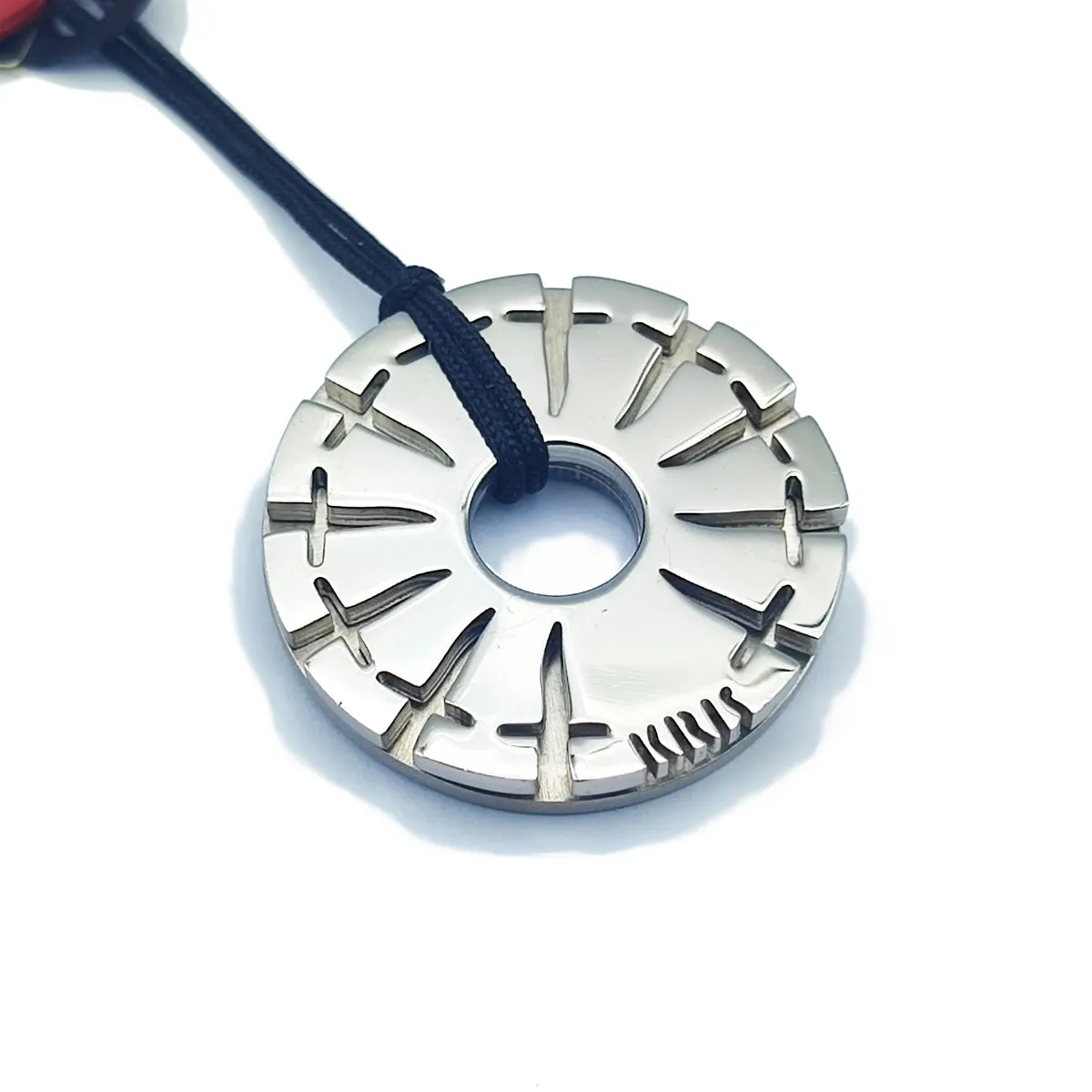 KRIS Collana con Pendente a ruota di Pugnali in Acciaio e Cotone cerato HKRLXX10