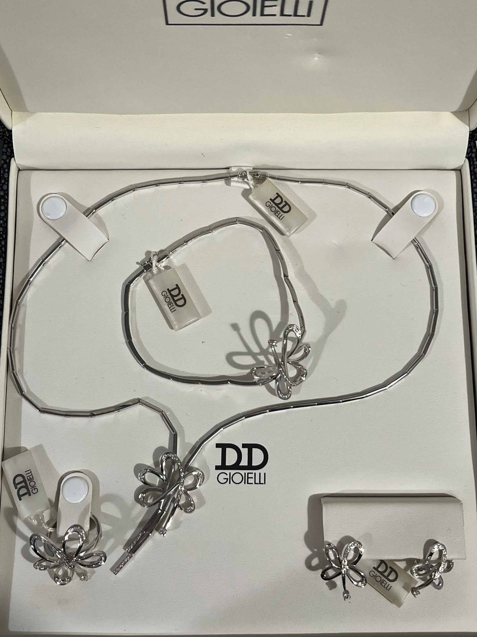 Davite e Delucchi Parure Di Diamanti