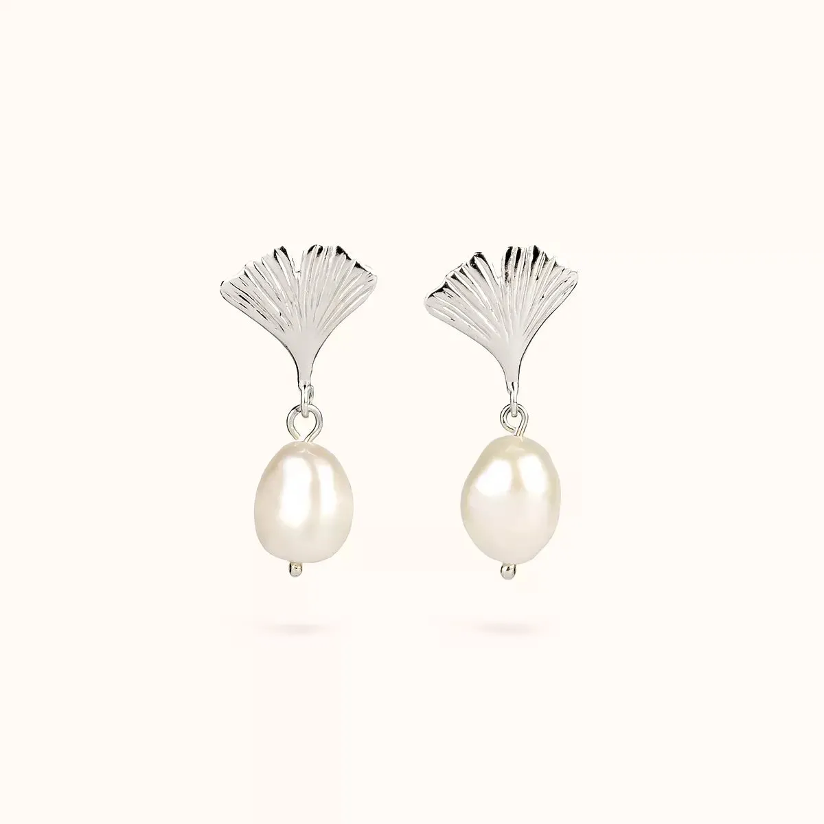 ALFYO Orecchini Ginkgo Biloba in Oro Bianco con Perla