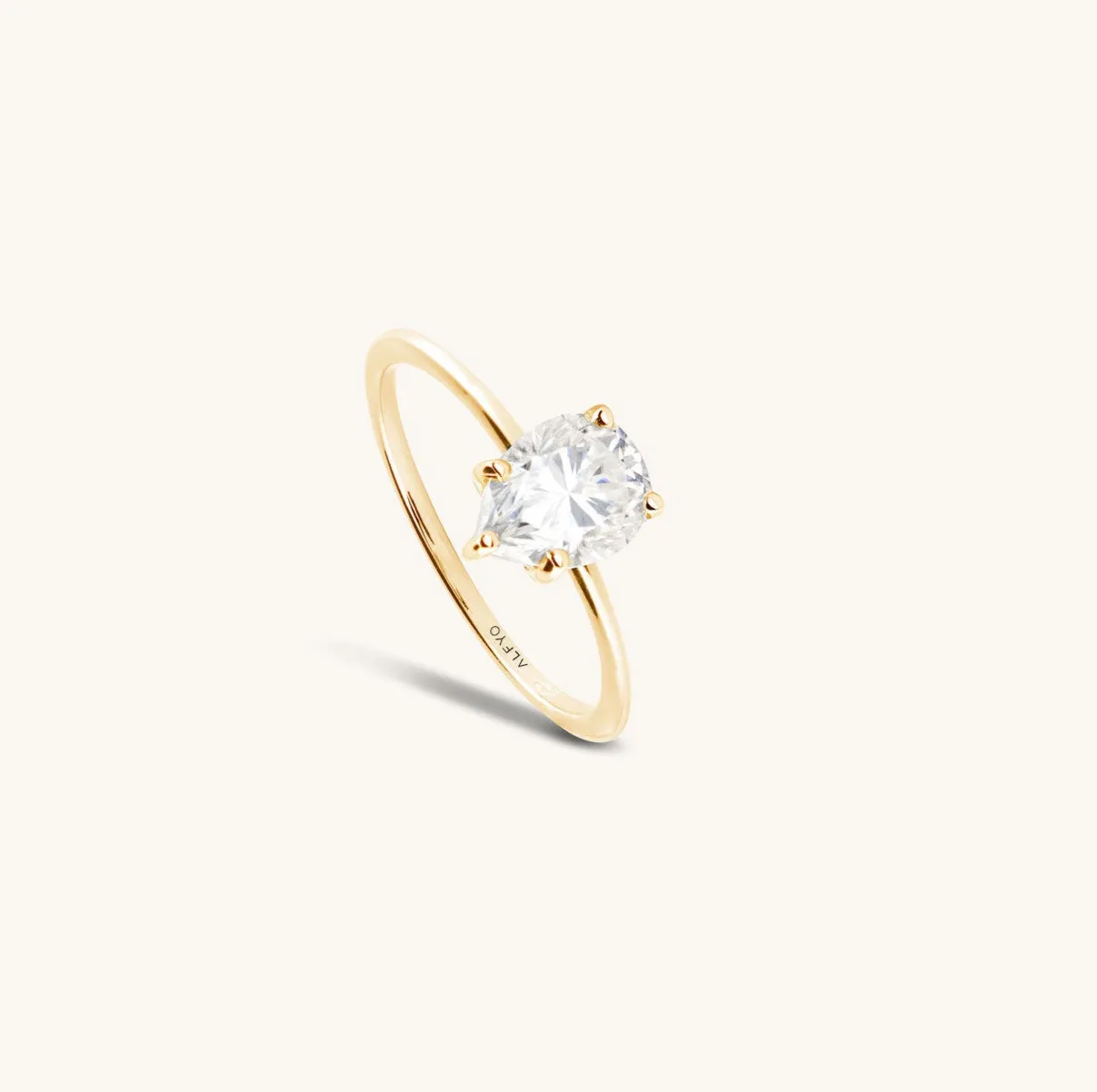 Anello Solitario MyO in Oro Giallo con Diamante Taglio Goccia