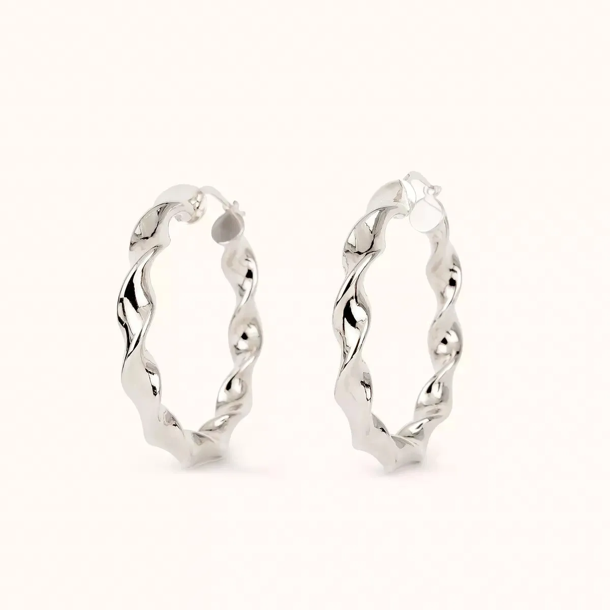 ALFYO Orecchini a Cerchio Twist in Argento