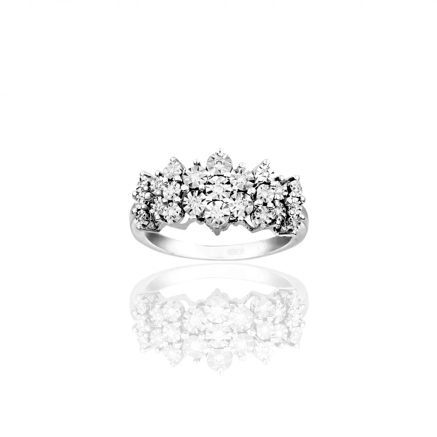 Anello a fascia con diamanti