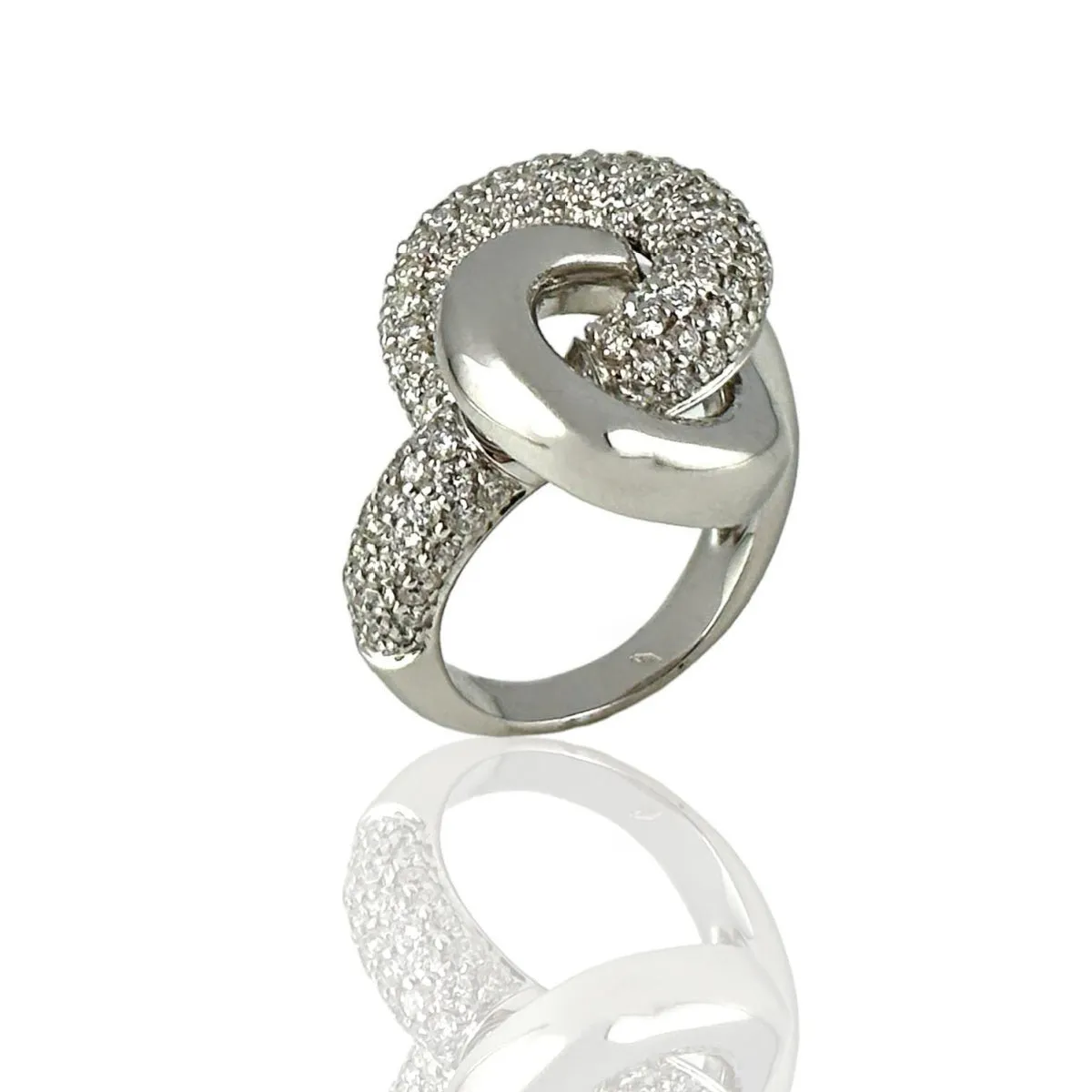 Anello intreccio in oro e diamanti